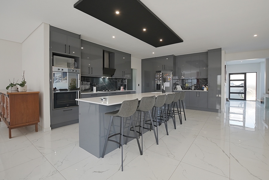 5 Bedroom Property for Sale in Sandown Western Cape